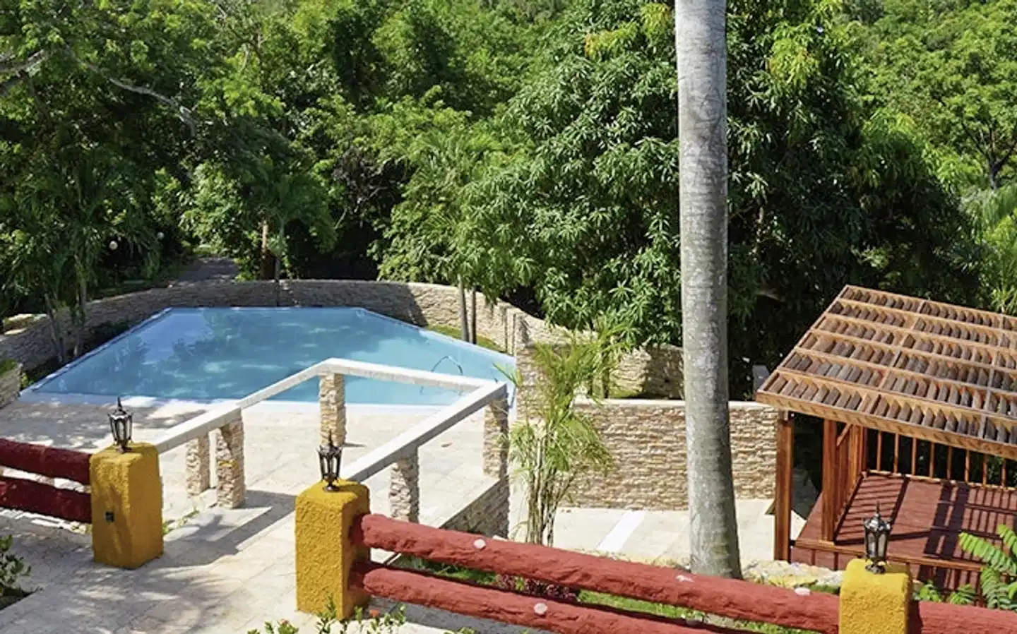 Castillo en las Nubes Pool