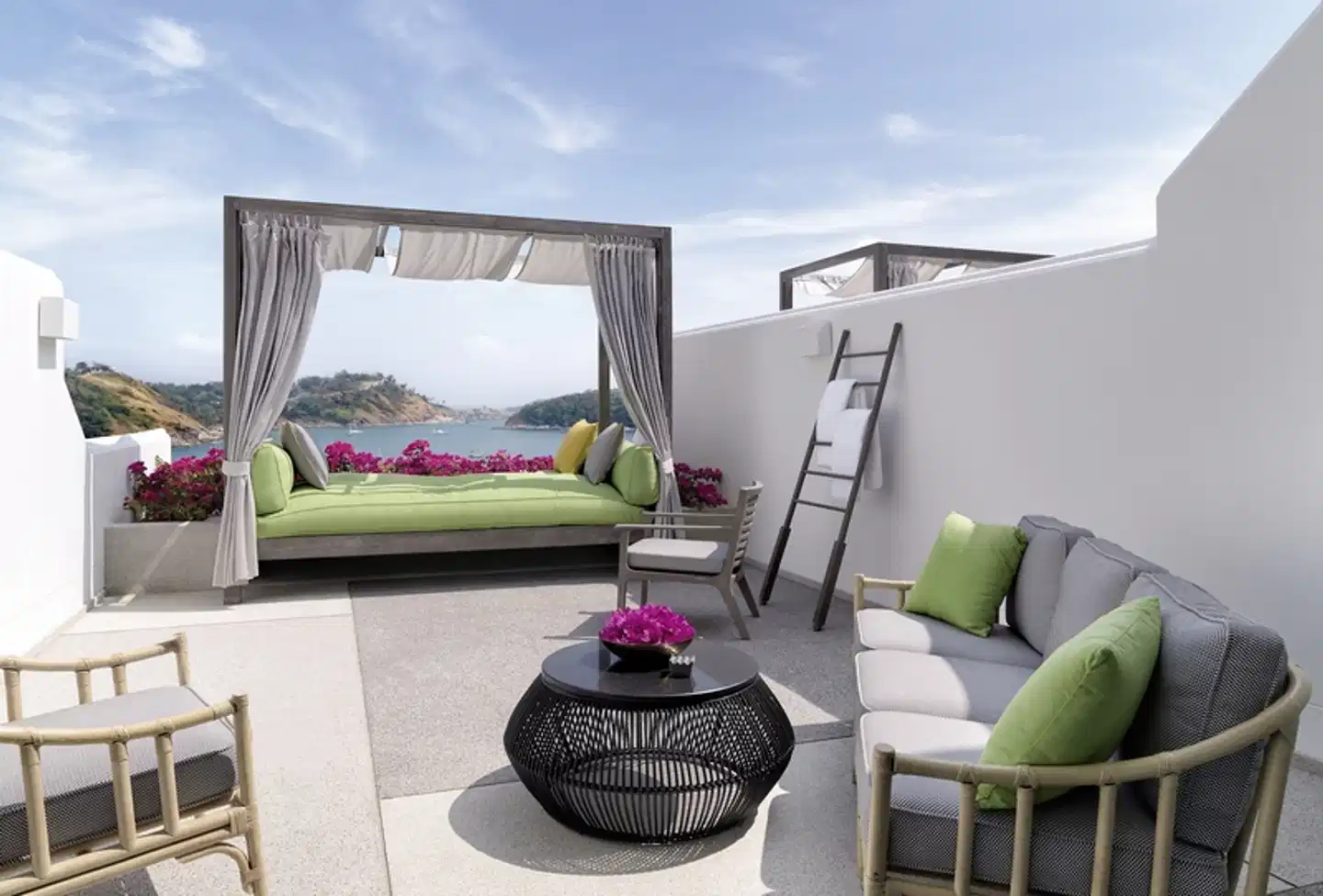 The Nai Harn Phuket Terrasse