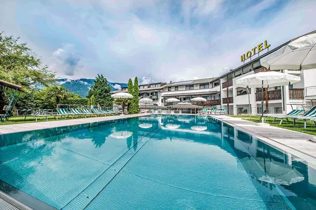 Förstlerhof OUTDOOR_POOL