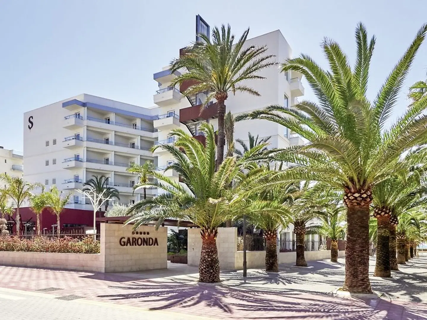 Pure Salt Garonda EXTERIOR