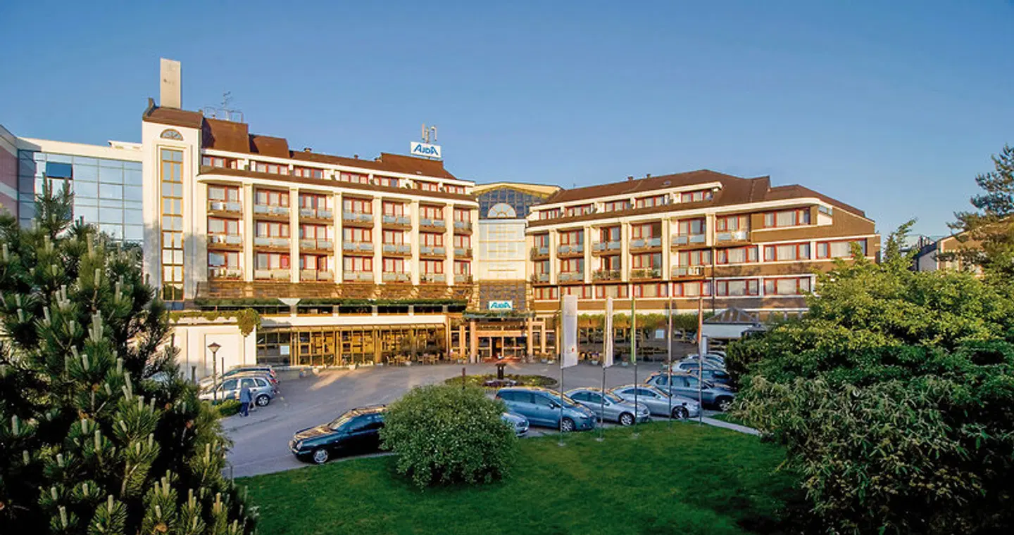 Ajda EXTERIOR