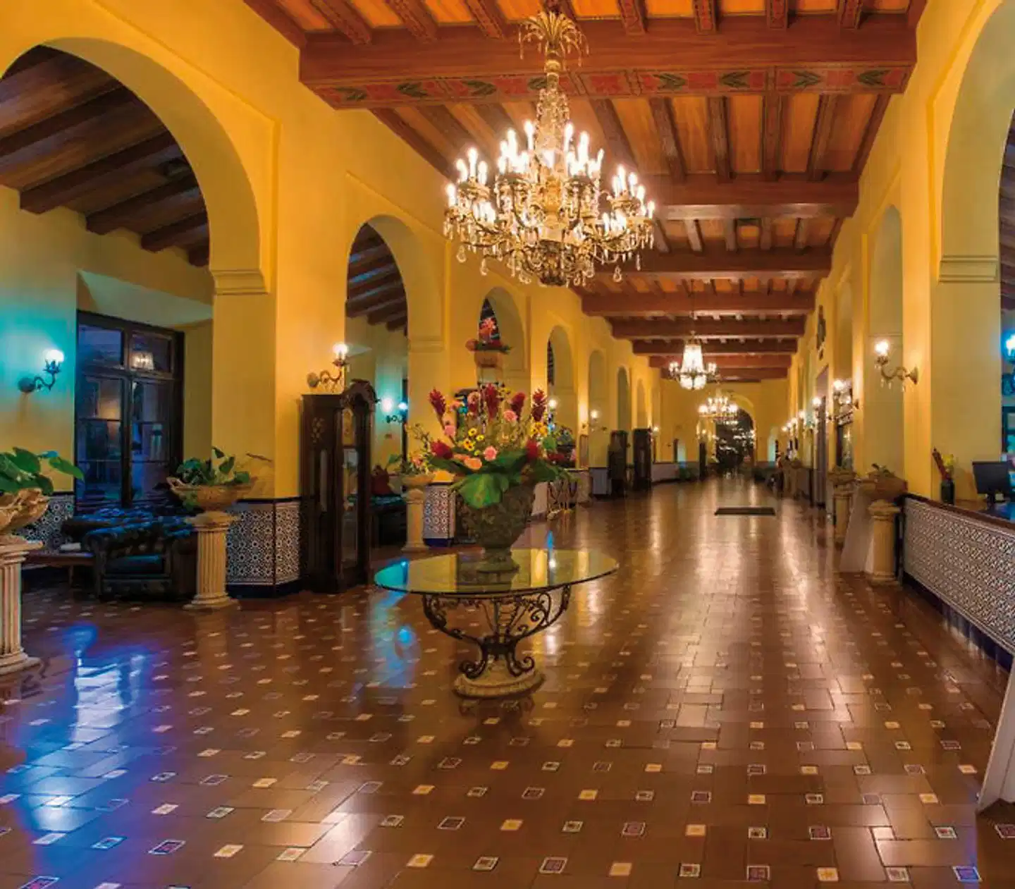 Nacional de Cuba Lobby