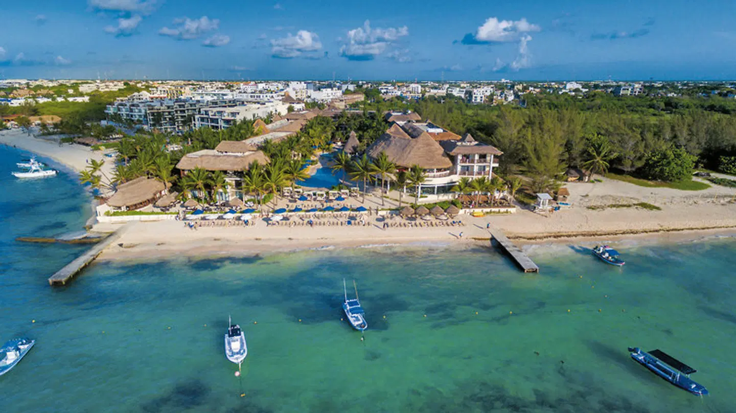 The Reef Coco Beach EXTERIOR