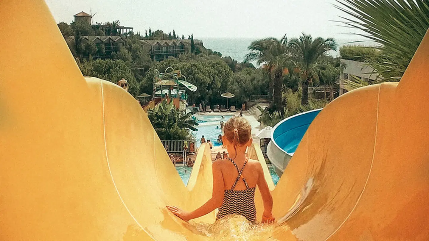 Club Marvy OUTDOOR_POOL