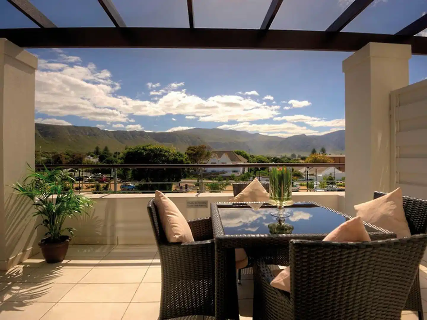 The Whale Coast Hotel Terrasse