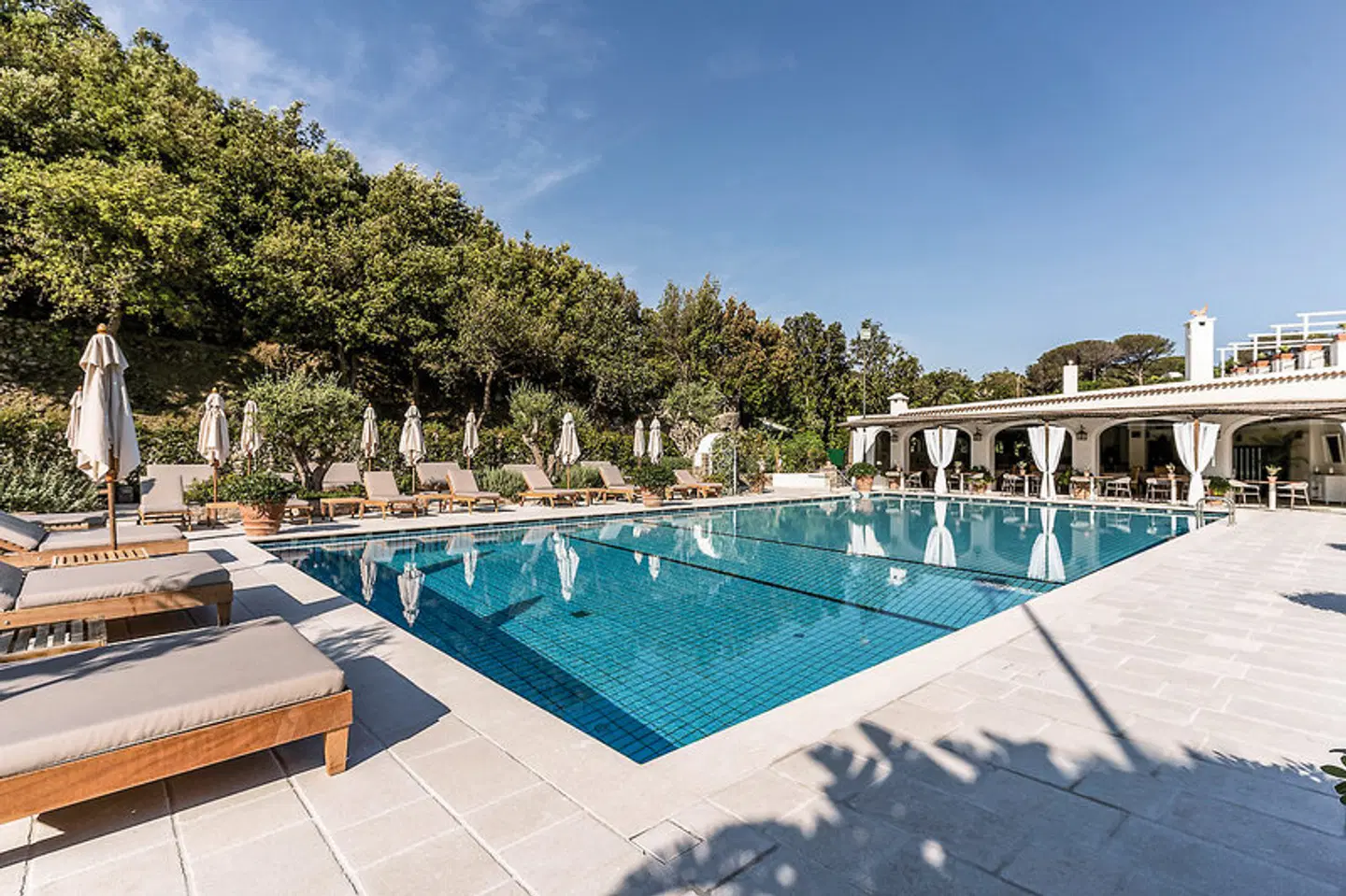 Botania Relais & Spa OUTDOOR_POOL