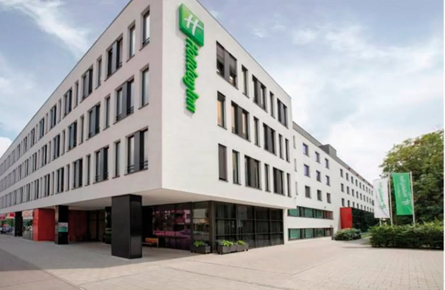 Holiday Inn München Westpark - inklusive NFL Munich Ticket EXTERIOR