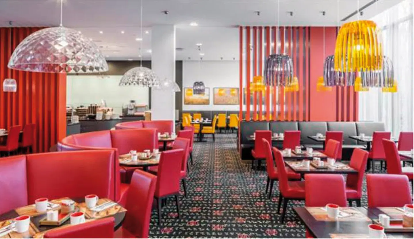 Holiday Inn München Westpark - inklusive NFL Munich Ticket Restaurant