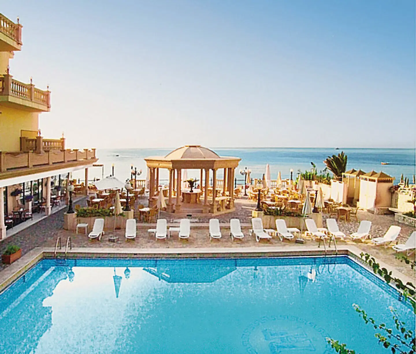 Hellenia Yachting OUTDOOR_POOL
