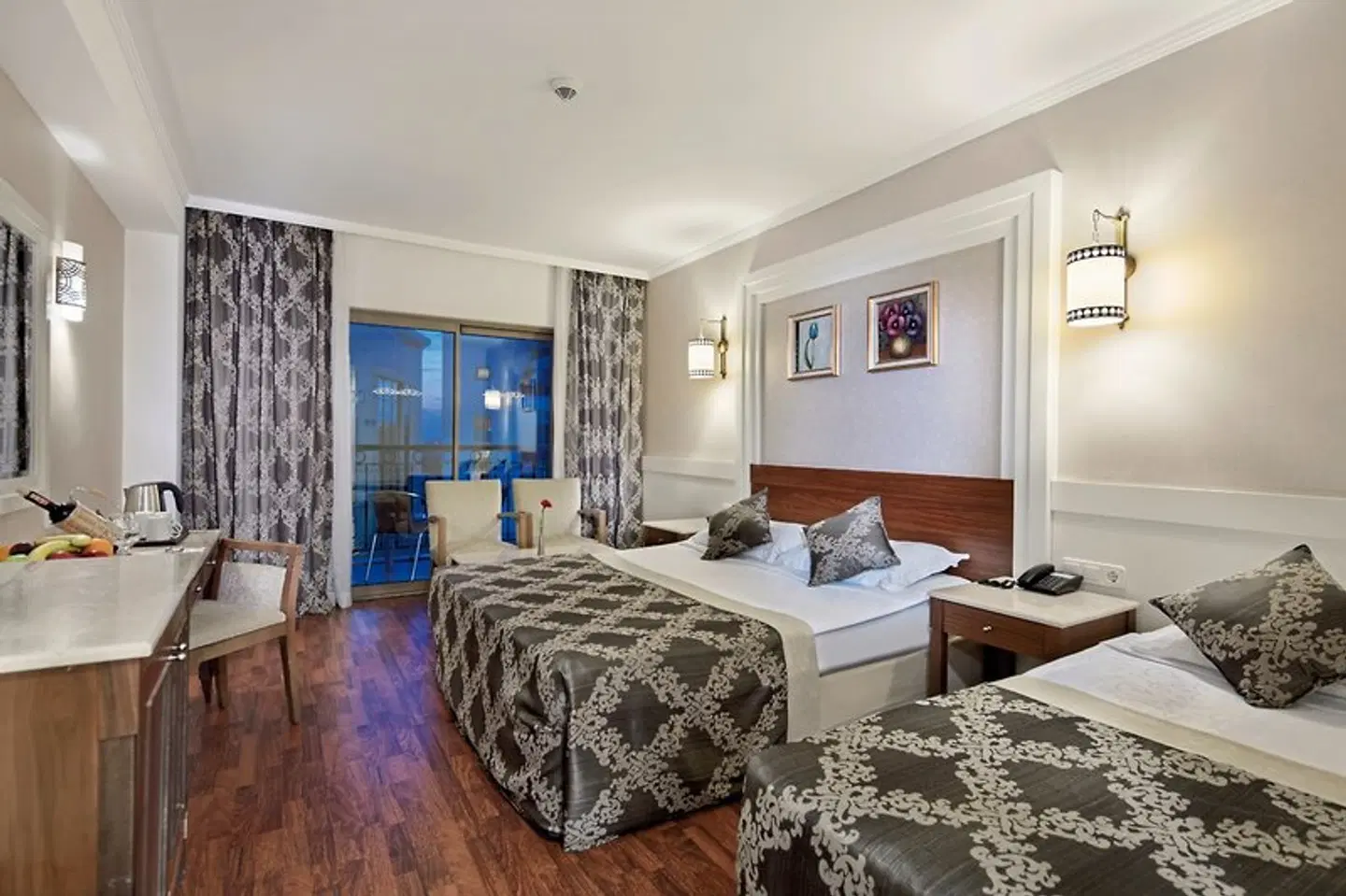 Alba Queen ROOM_EXAMPLE