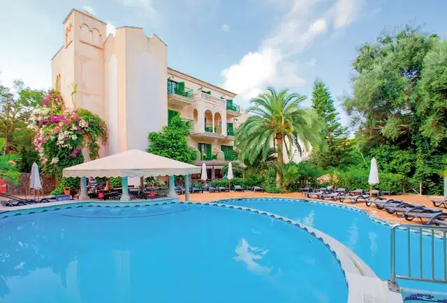 Lago Garden & Spa Pool