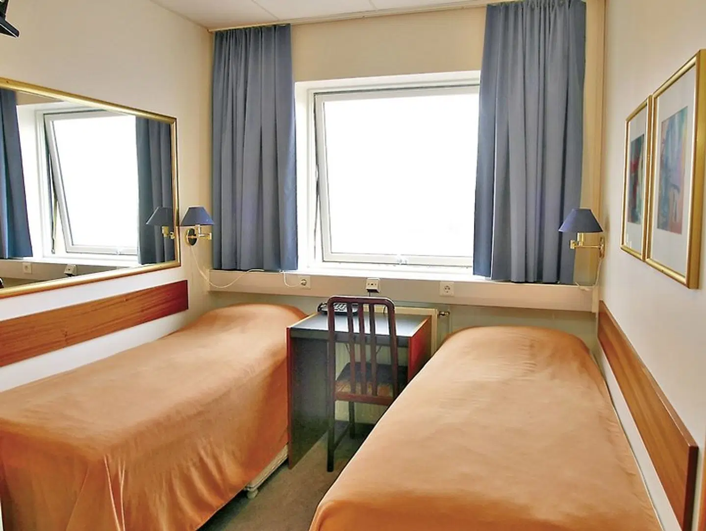 Cabin Hotel ROOM_EXAMPLE
