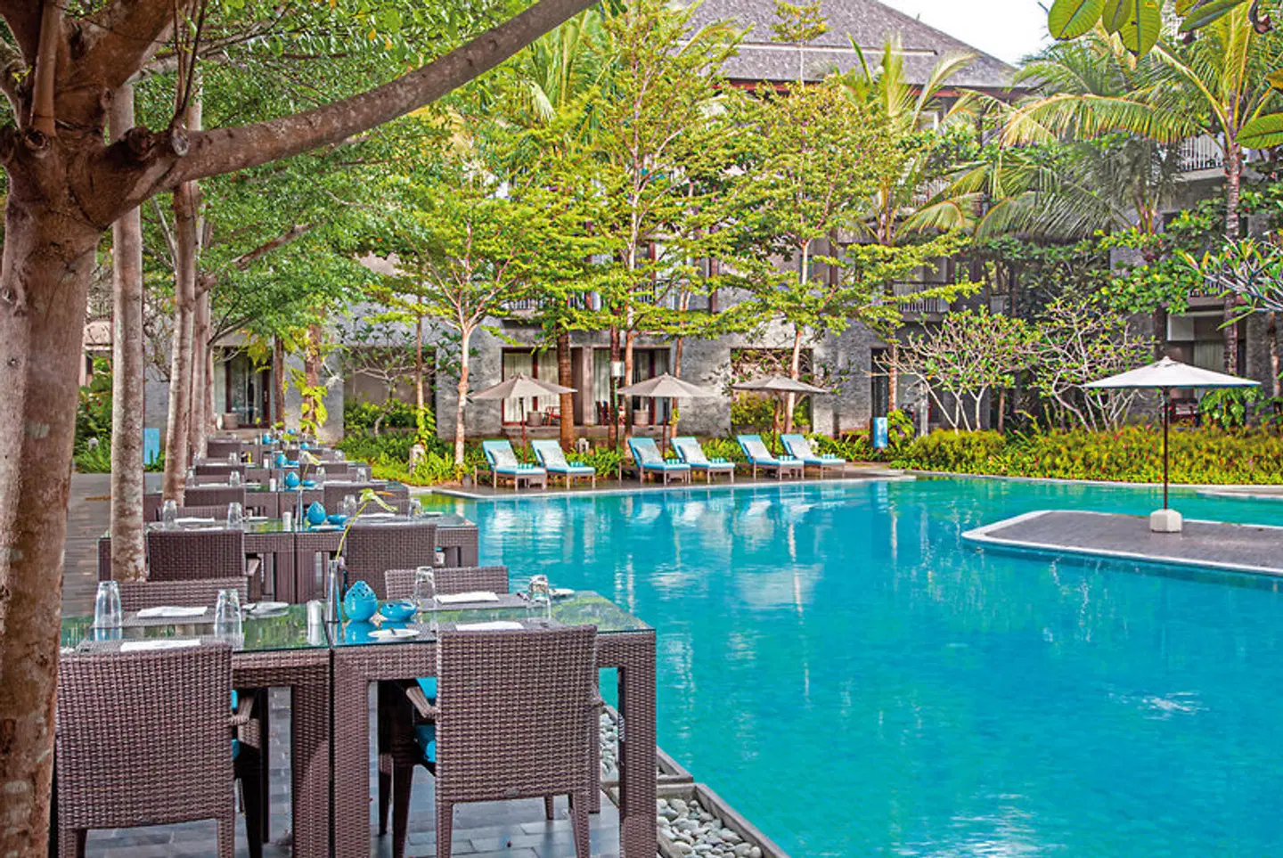 Courtyard by Marriott Bali Nusa Dua Resort OUTDOOR_POOL