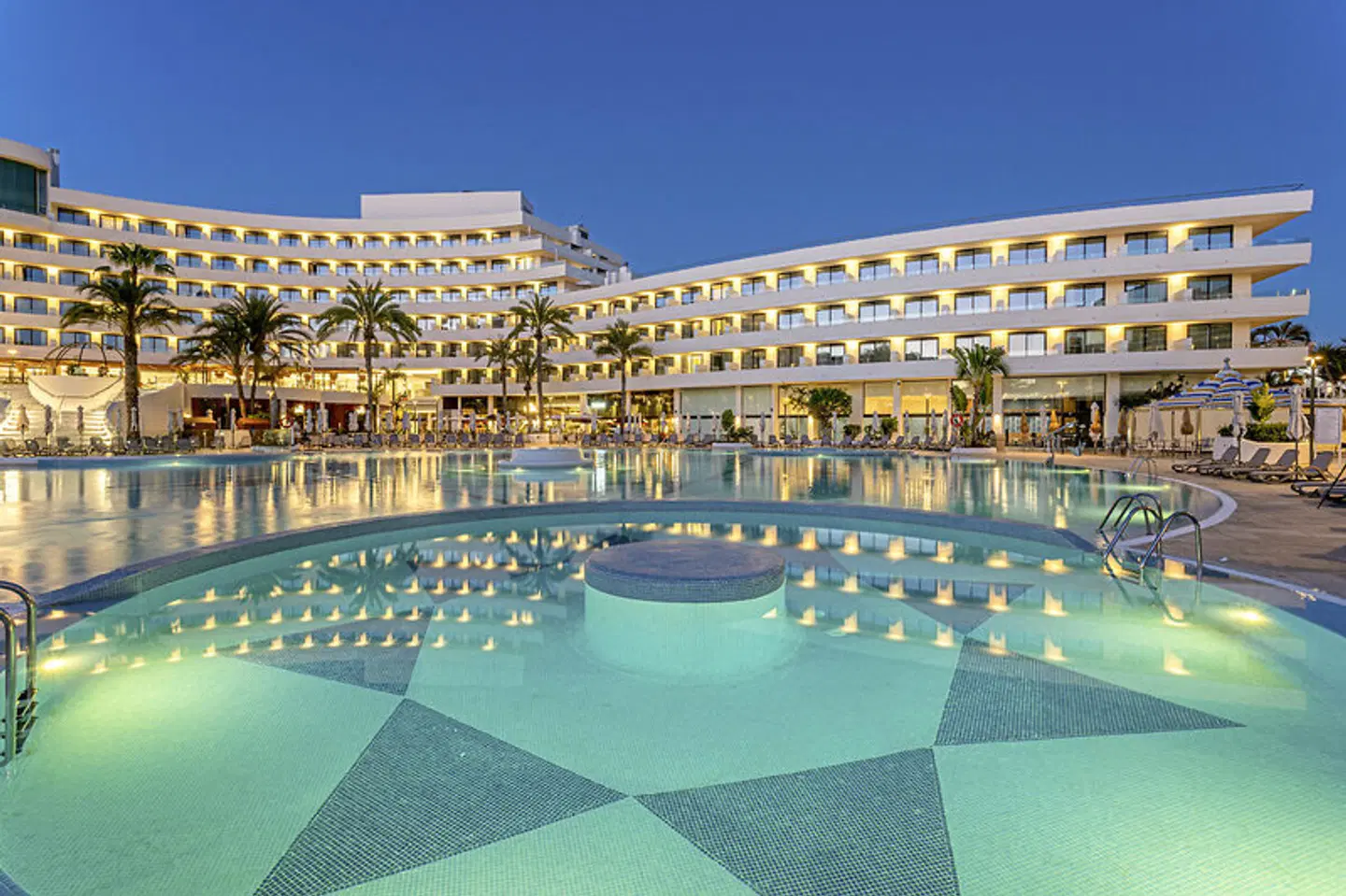 Mediterranean Palace OUTDOOR_POOL