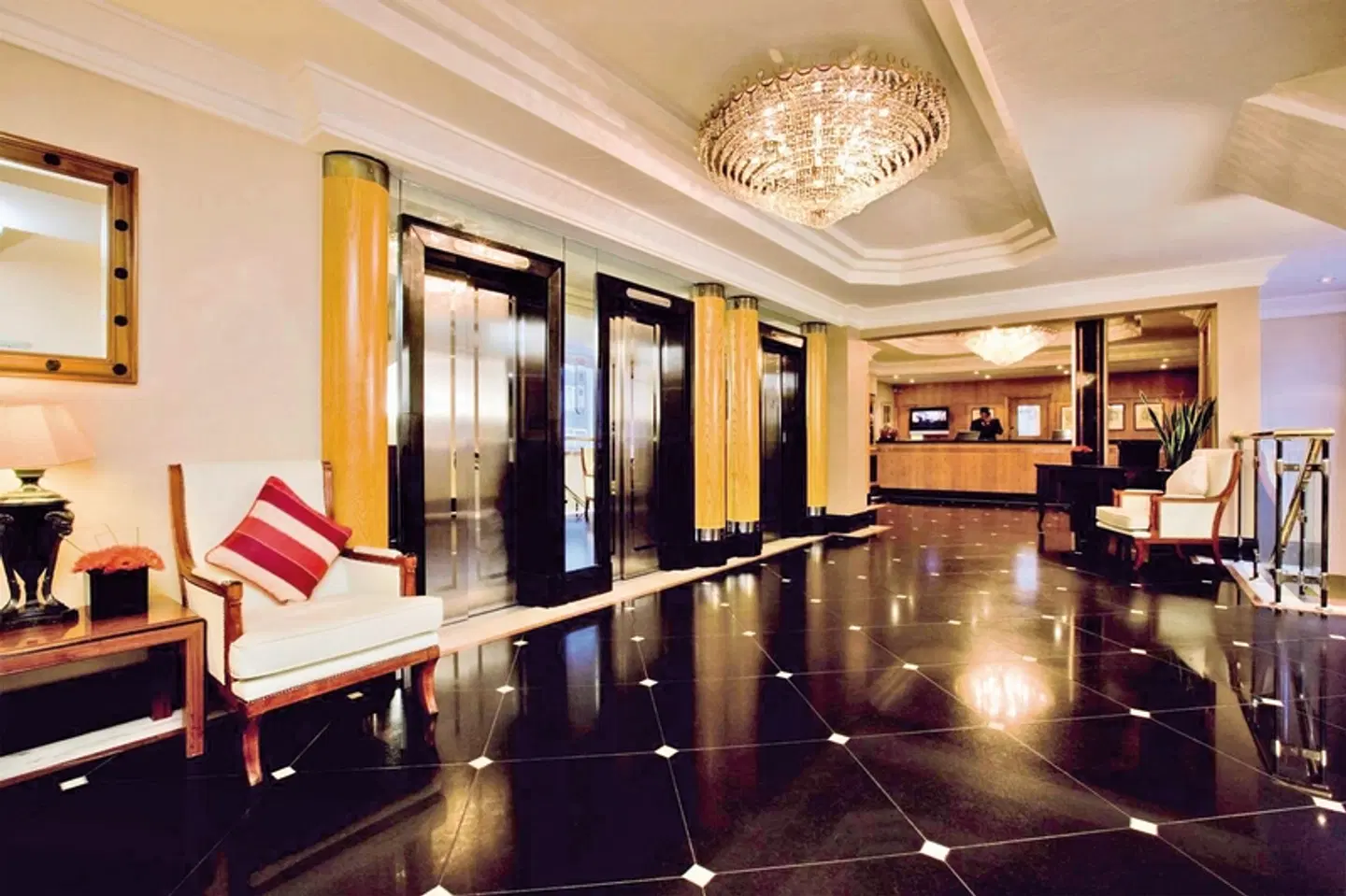 Thistle Kensington Gardens Hallenbad