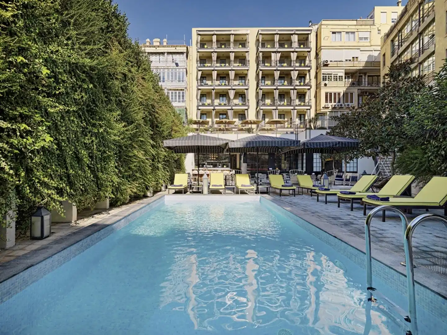 H10 Metropolitan Pool