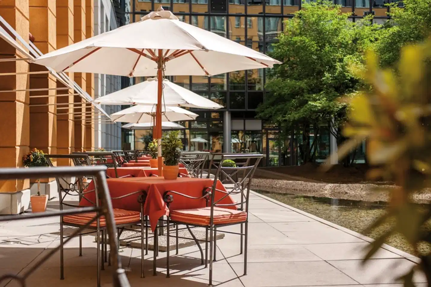 Hotel Elbflorenz Dresden Terrasse