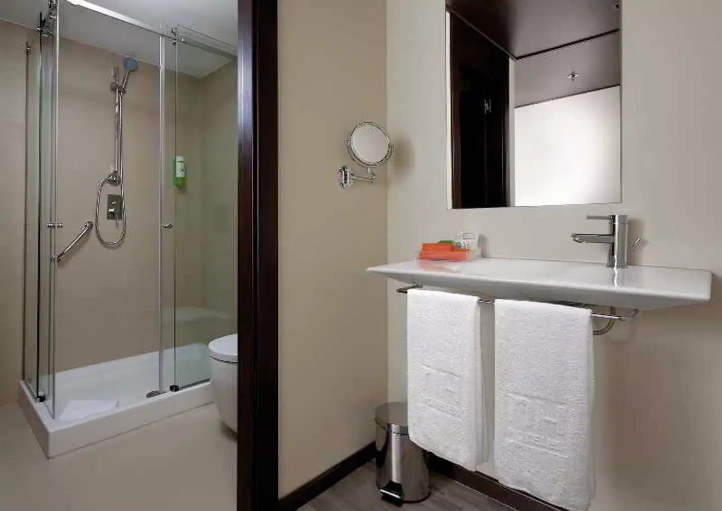 NH Barcelona Diagonal Center Badezimmer