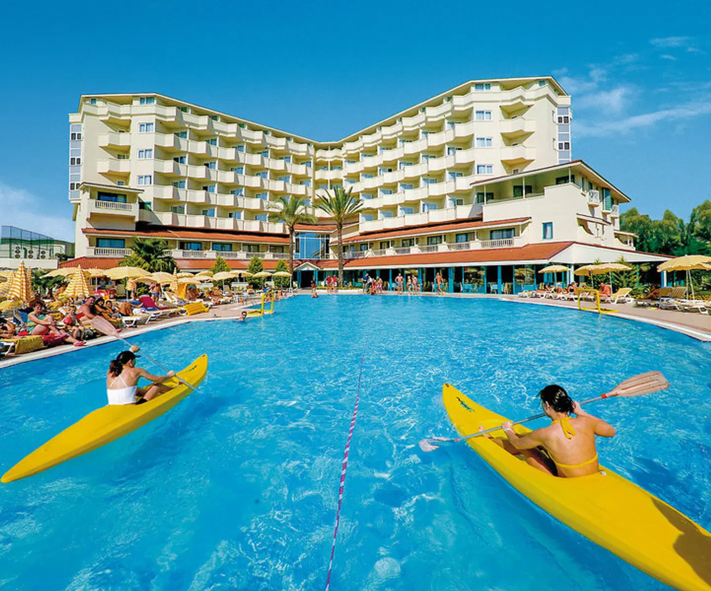 Febeach Hotel OUTDOOR_POOL