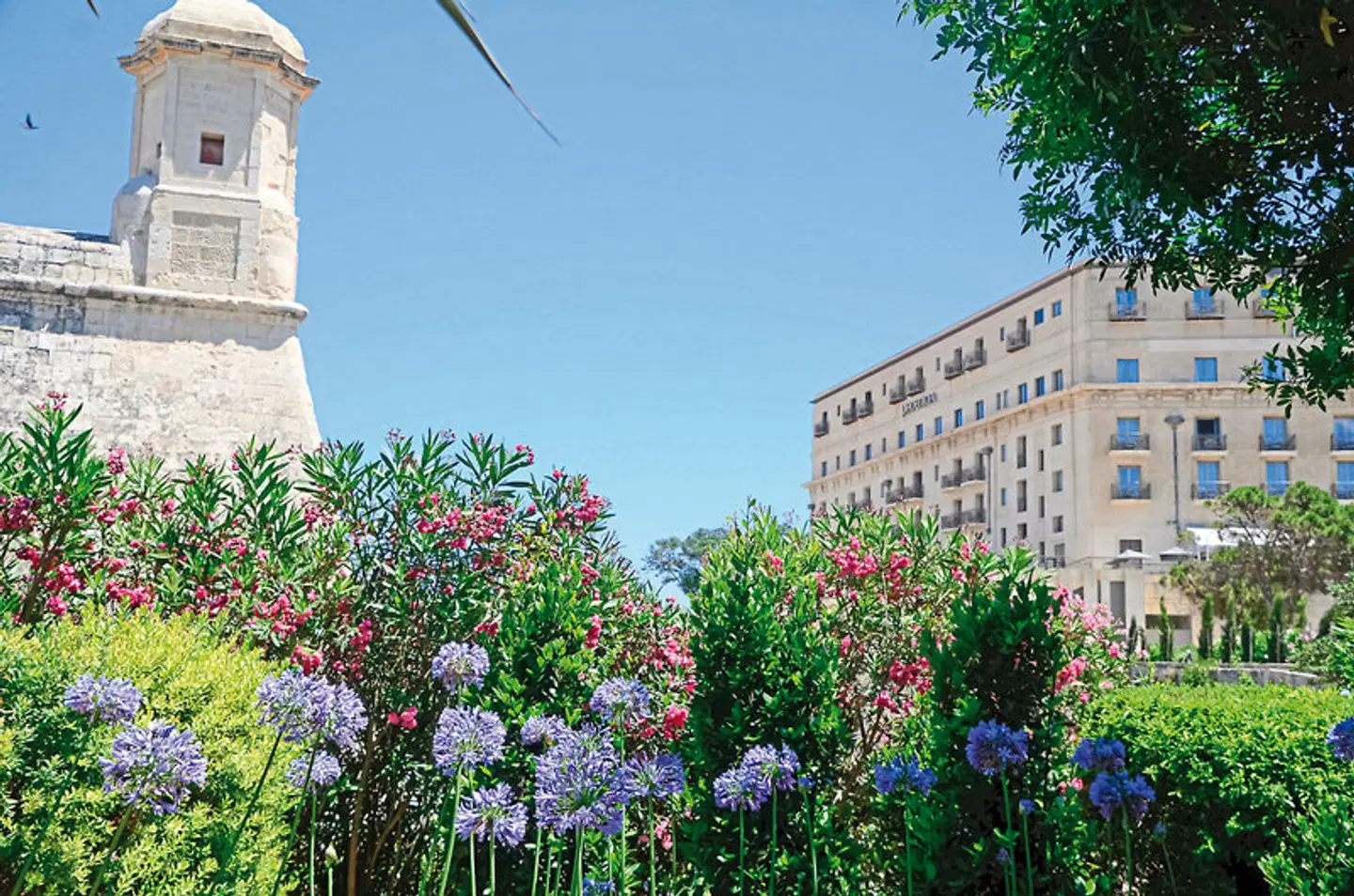 The Phoenicia Hotel EXTERIOR