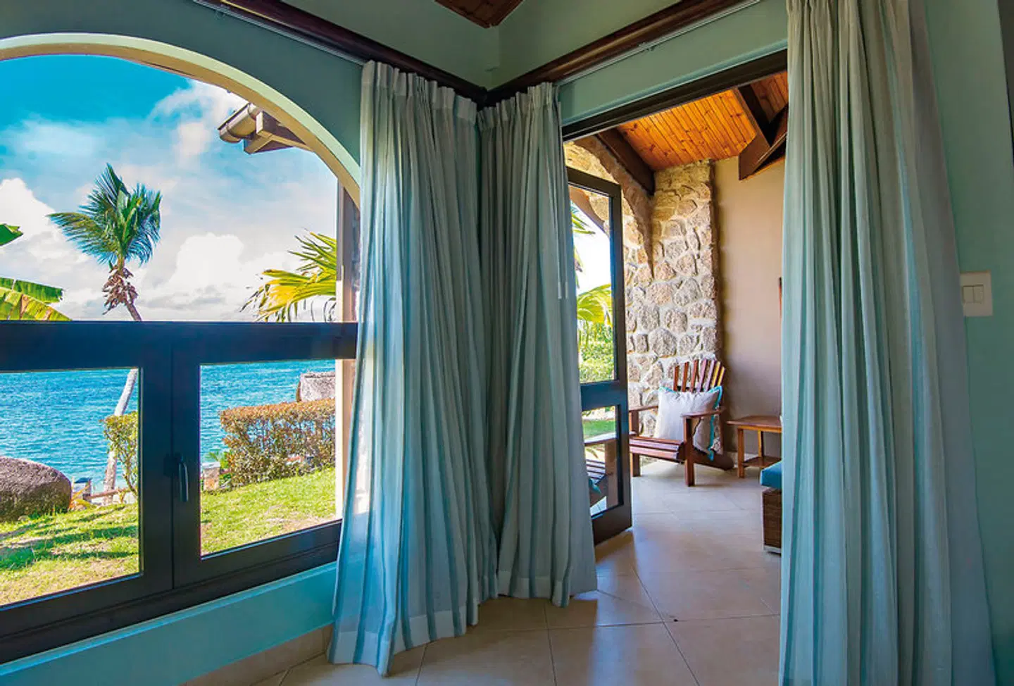 Coco de Mer & Black Parrot Suites ROOM_EXAMPLE