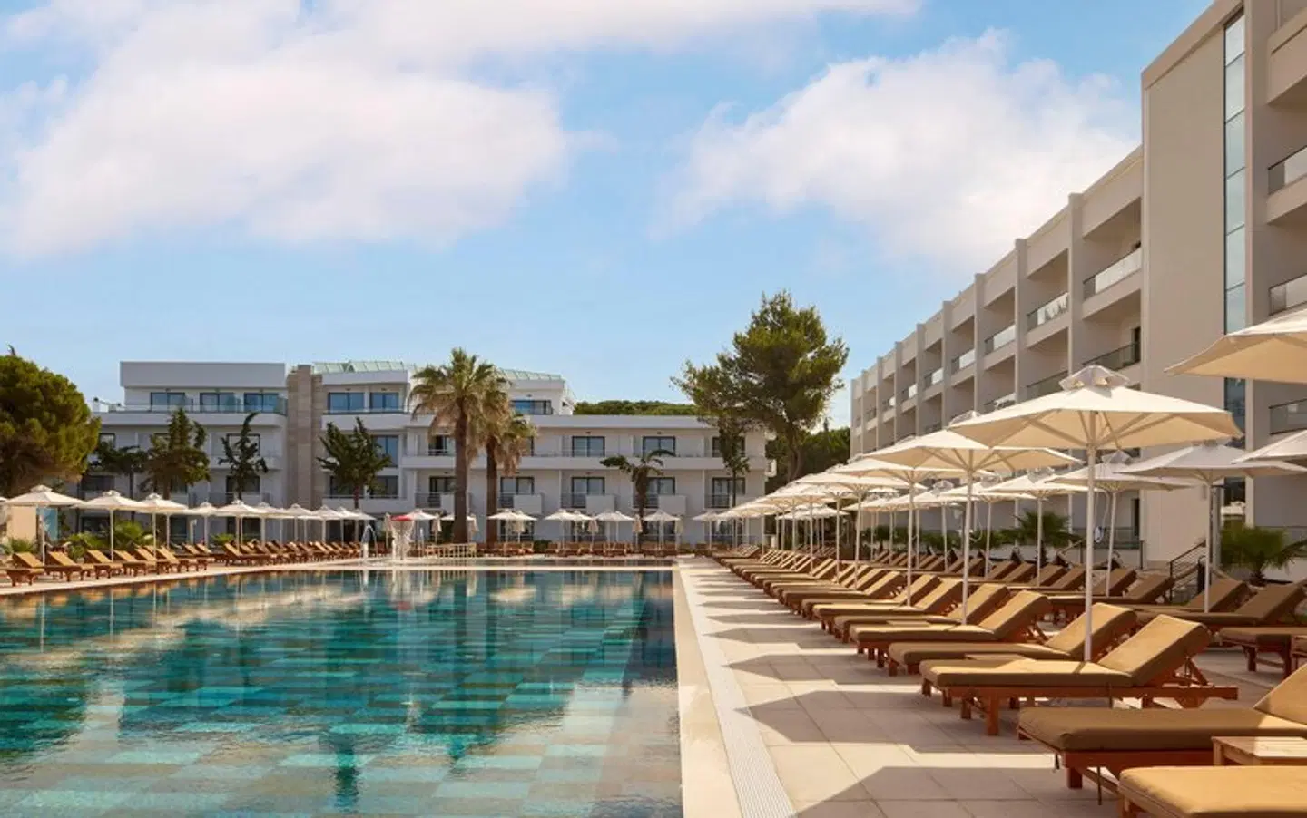 Sol Tropikal Durres Strand