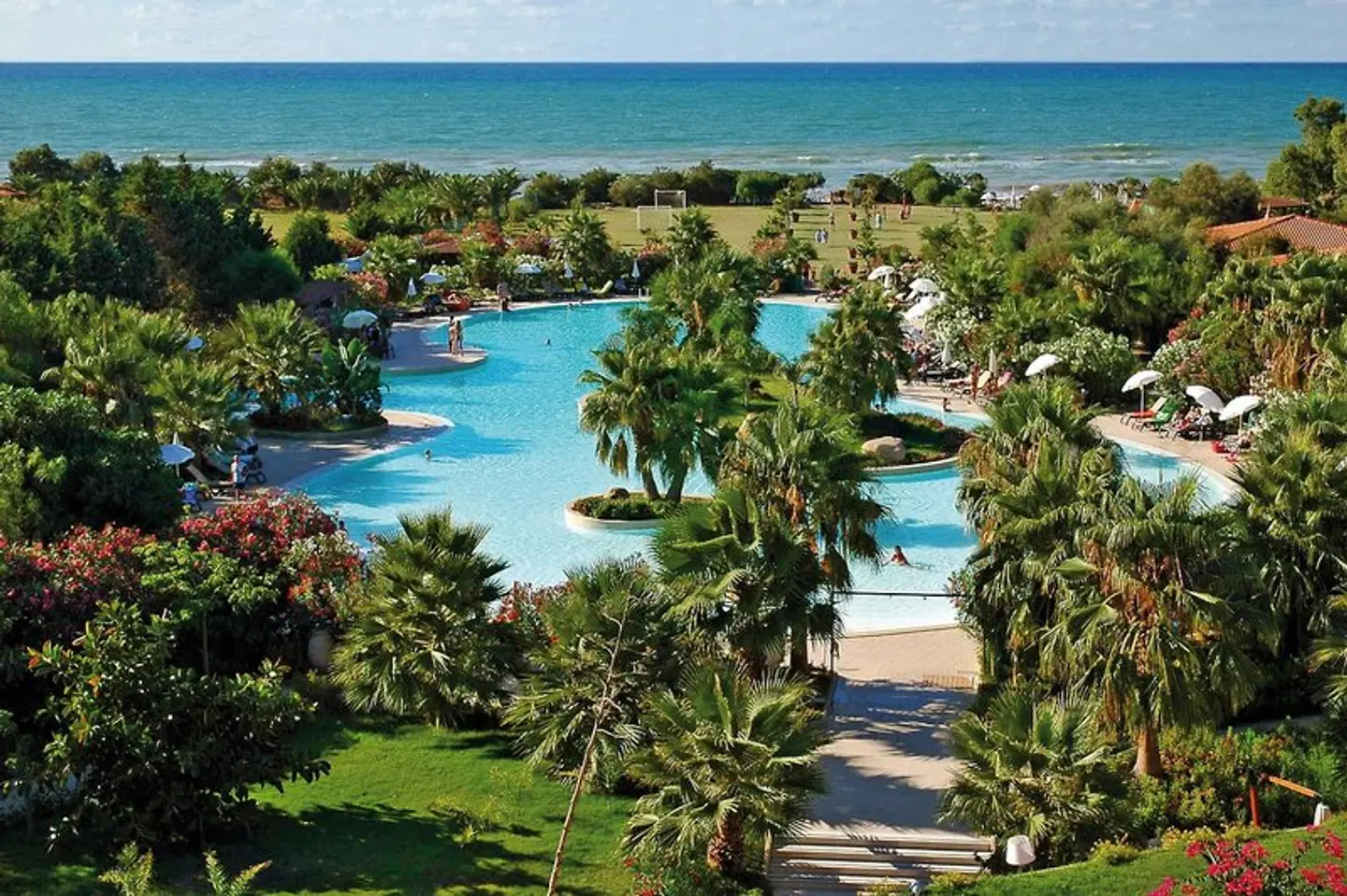 MClub Acacia Resort OUTDOOR_POOL