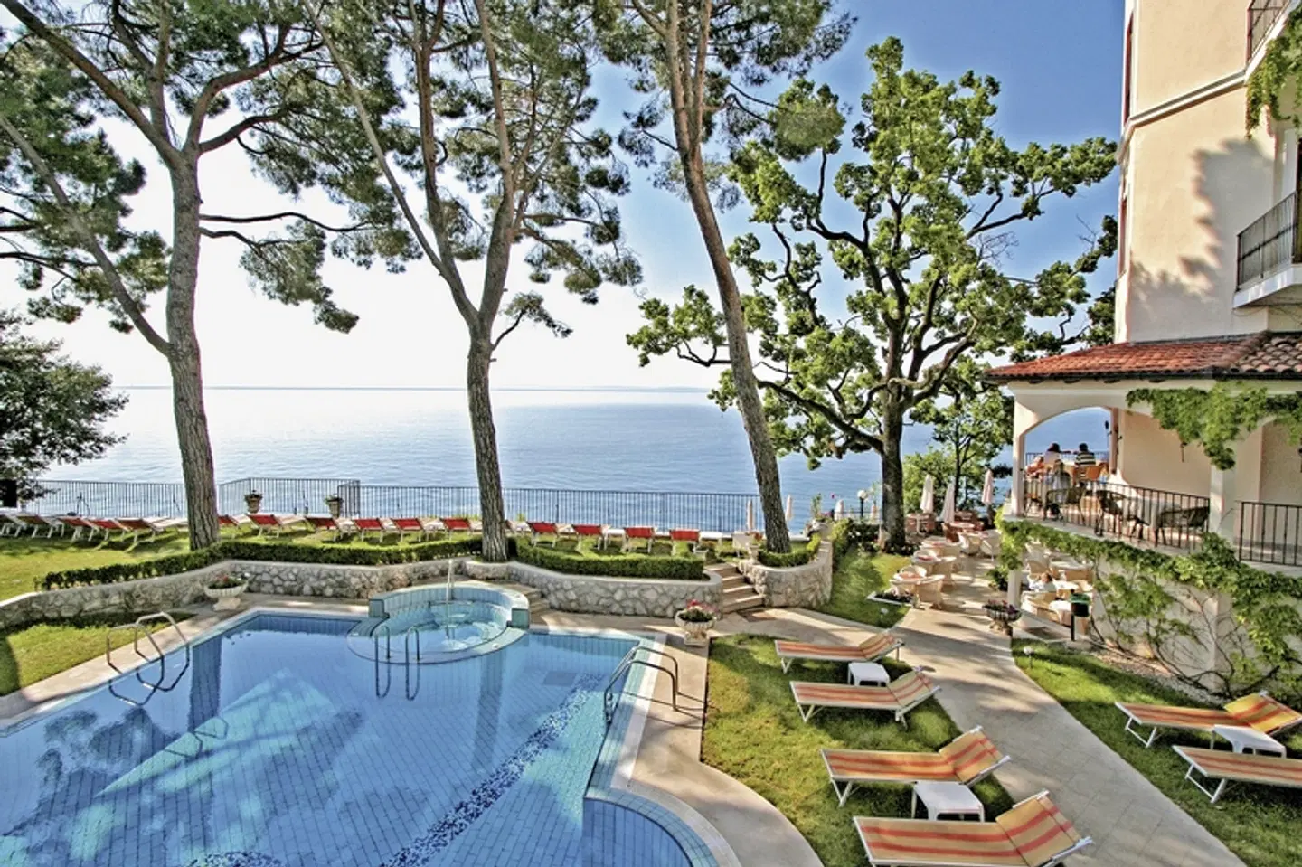 Miramar OUTDOOR_POOL
