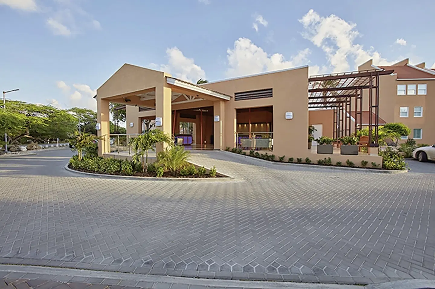 Divi Dutch Village Beach Resort OUTDOOR