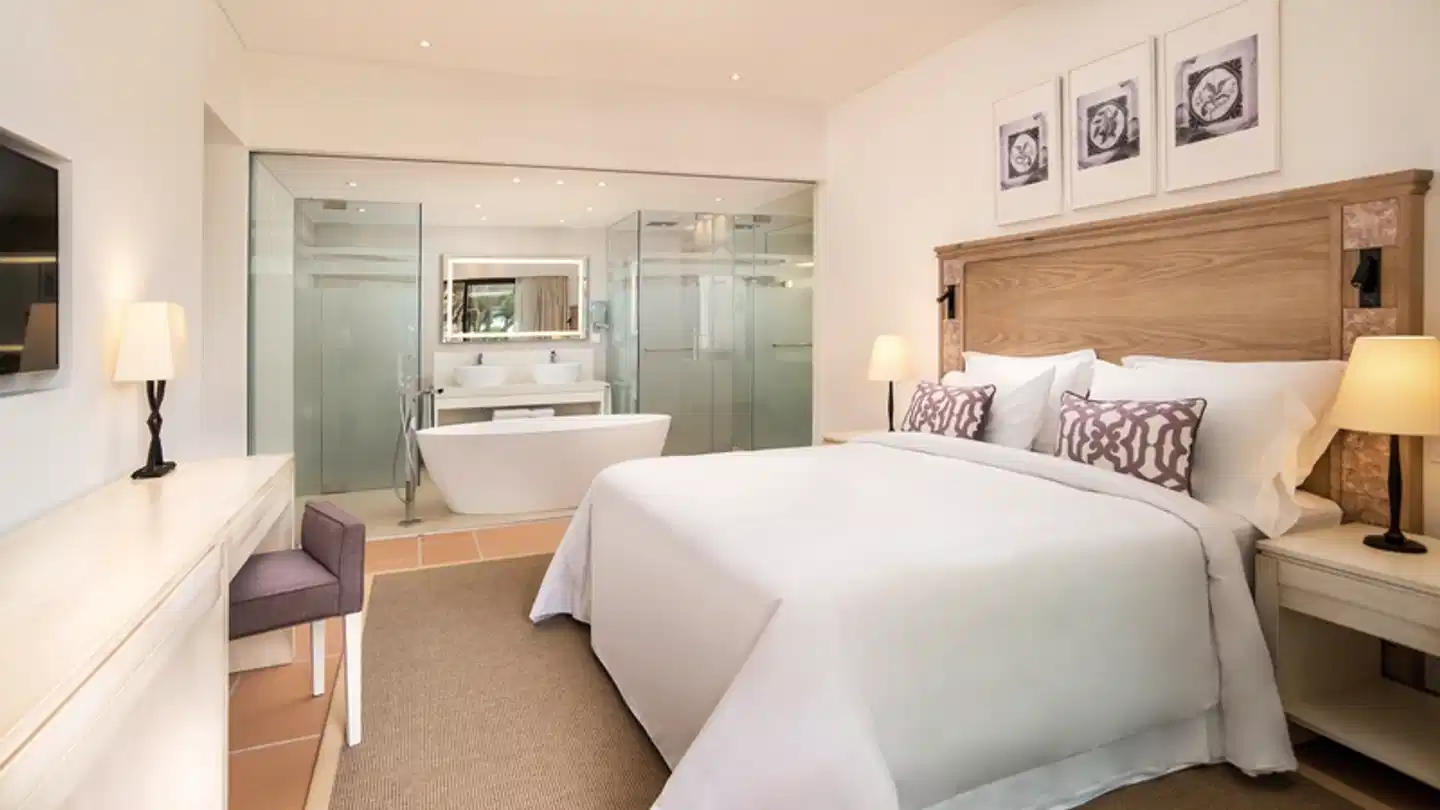 Pine Cliffs Hotel & Pine Cliffs Ocean Suites ACCOMMODATION