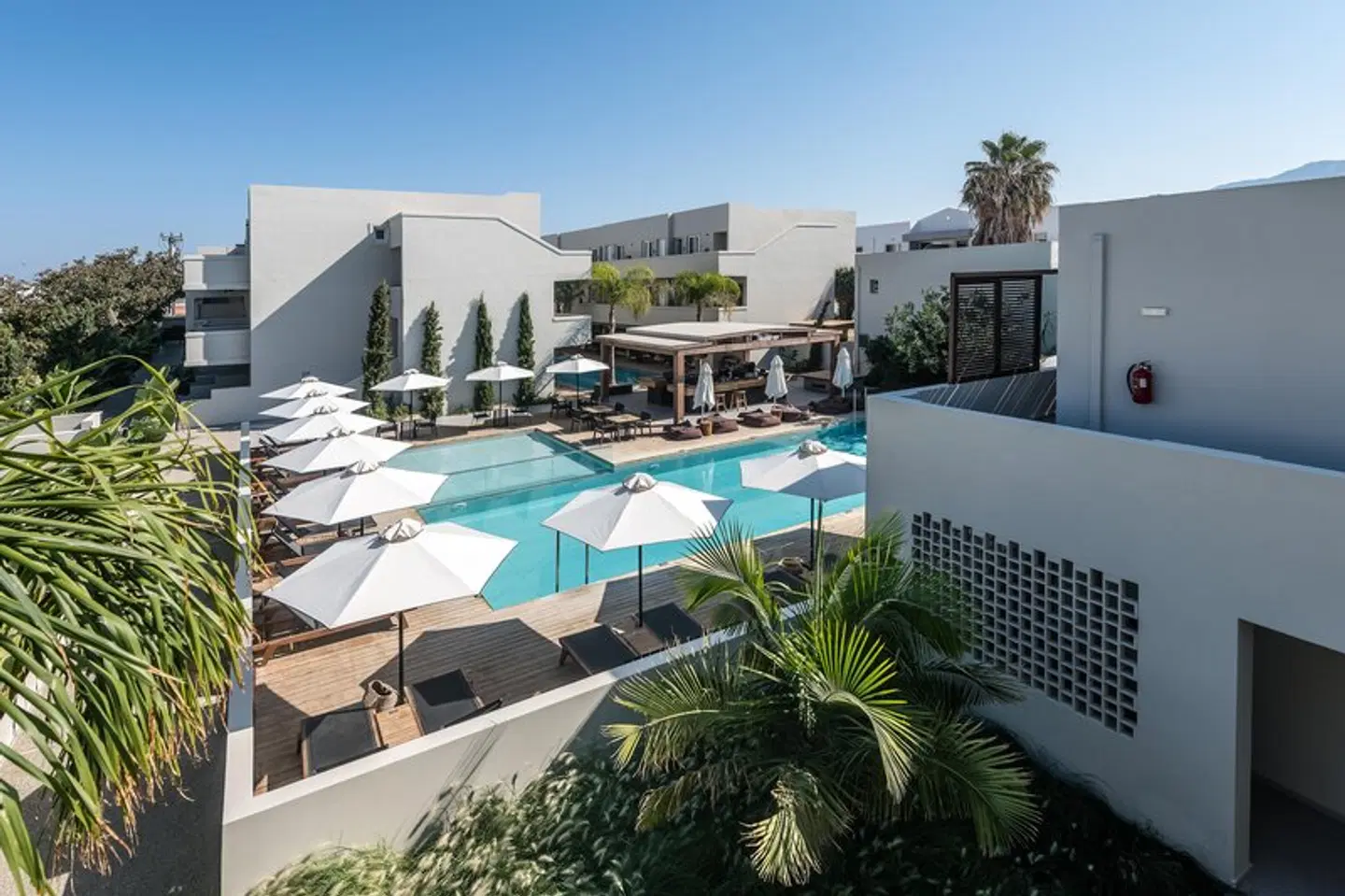 Sentido More Meni Residence & Suites OUTDOOR_POOL