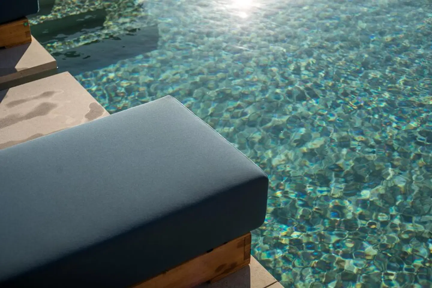 Este Elegant Suites & Villas OUTDOOR_POOL