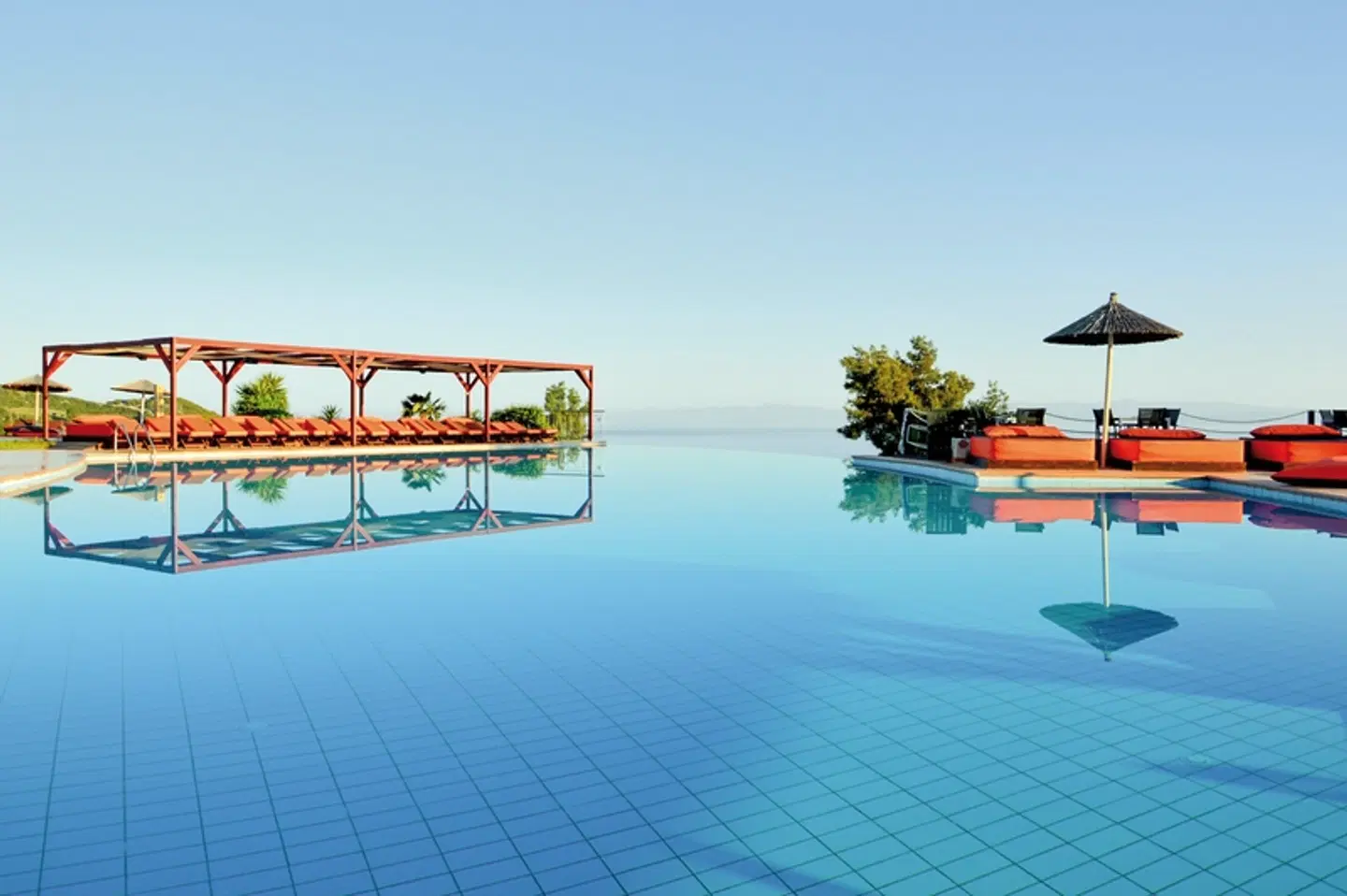 Alia Palace OUTDOOR_POOL