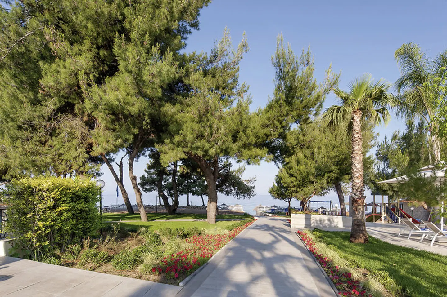 Portes Beach Garten