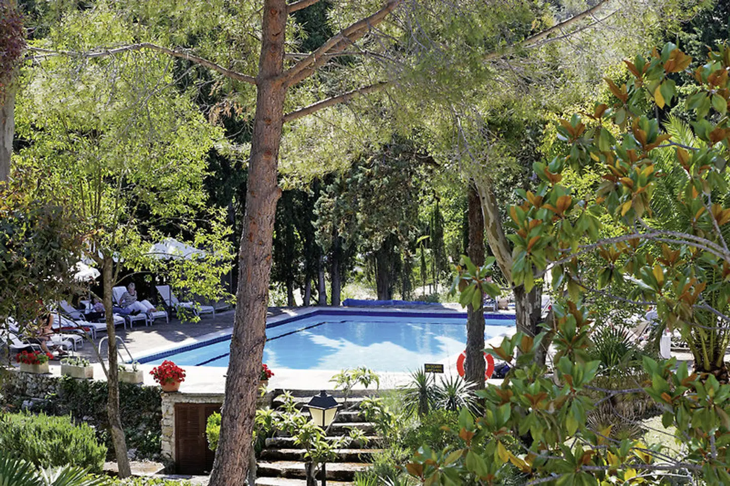 Rural L'Hermitage & Spa OUTDOOR_POOL