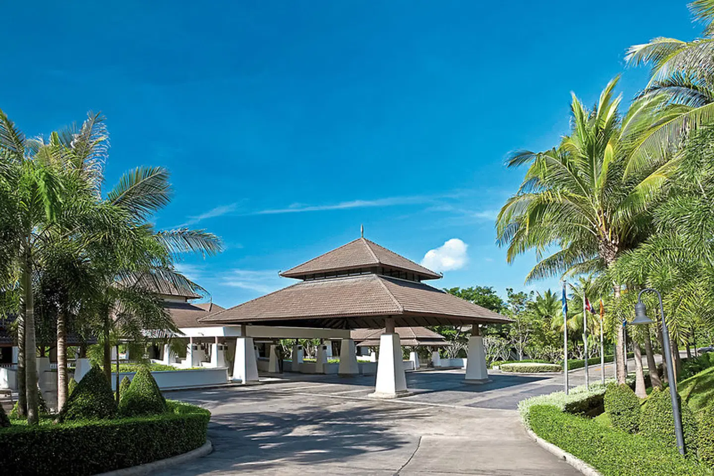 Dusit Thani Krabi Beach Resort EXTERIOR