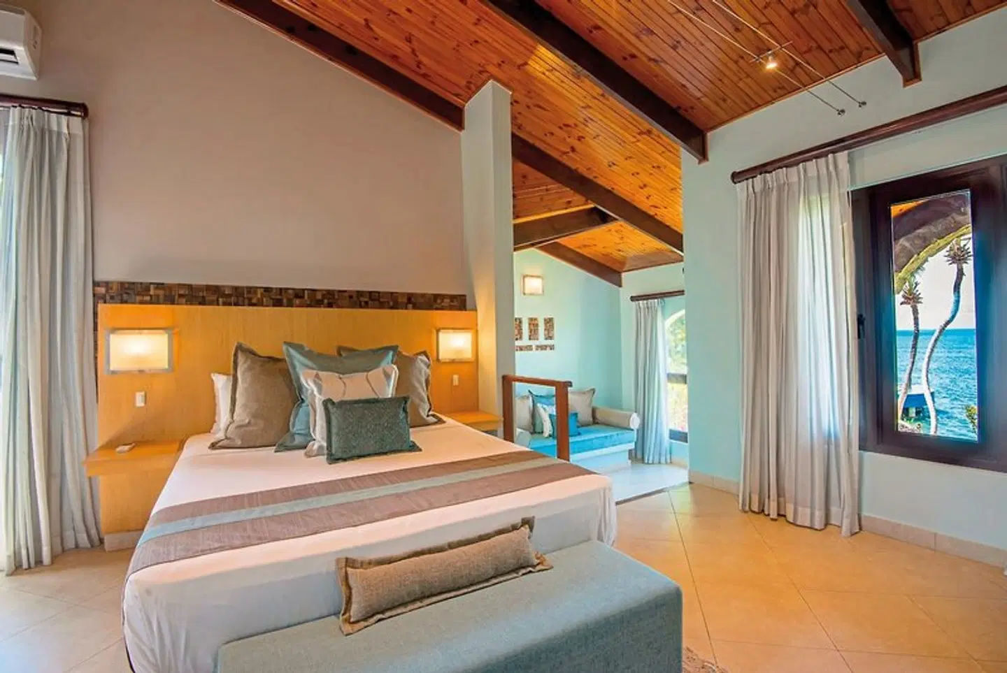 Coco de Mer & Black Parrot Suites ROOM_EXAMPLE