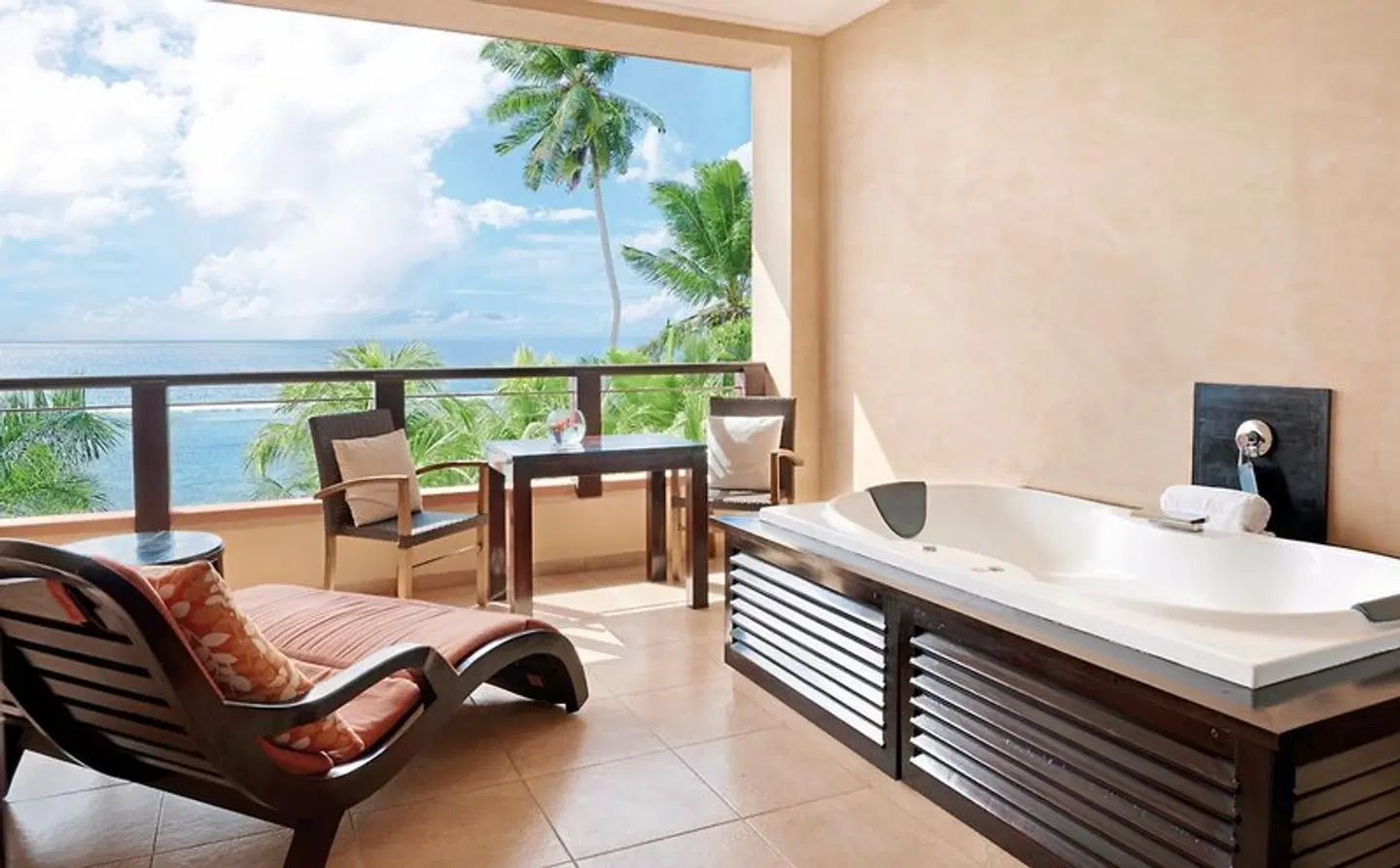 DoubleTree by Hilton Seychelles - Allamanda Resort and Spa BATHROOM