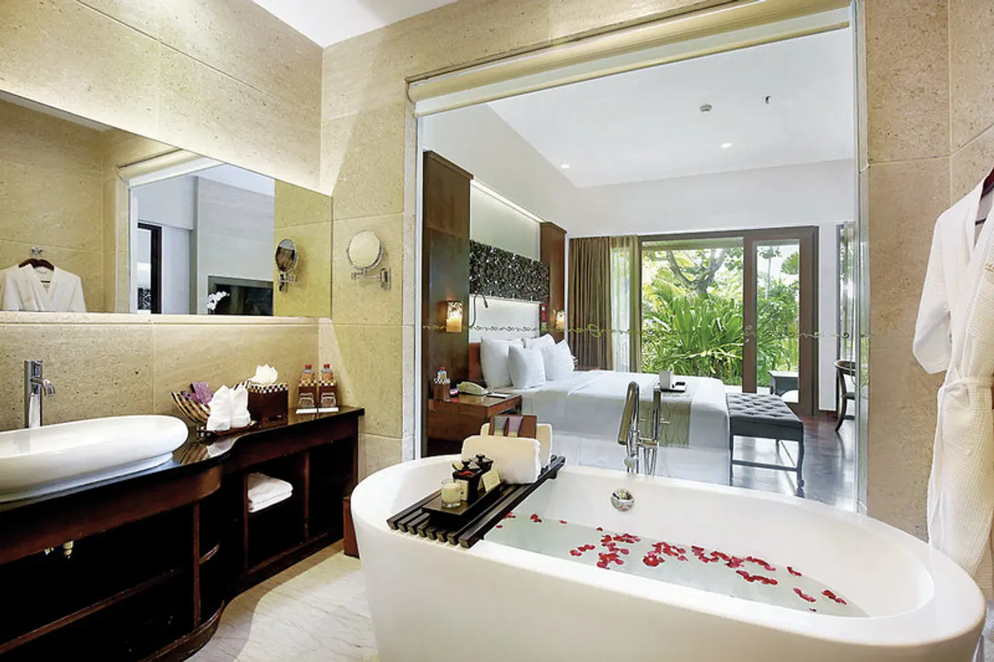 The Seminyak Beach Resort & Spa BATHROOM