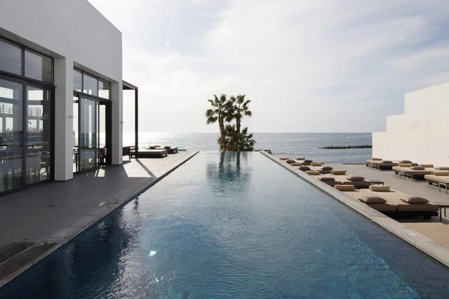 Almyra OUTDOOR_POOL