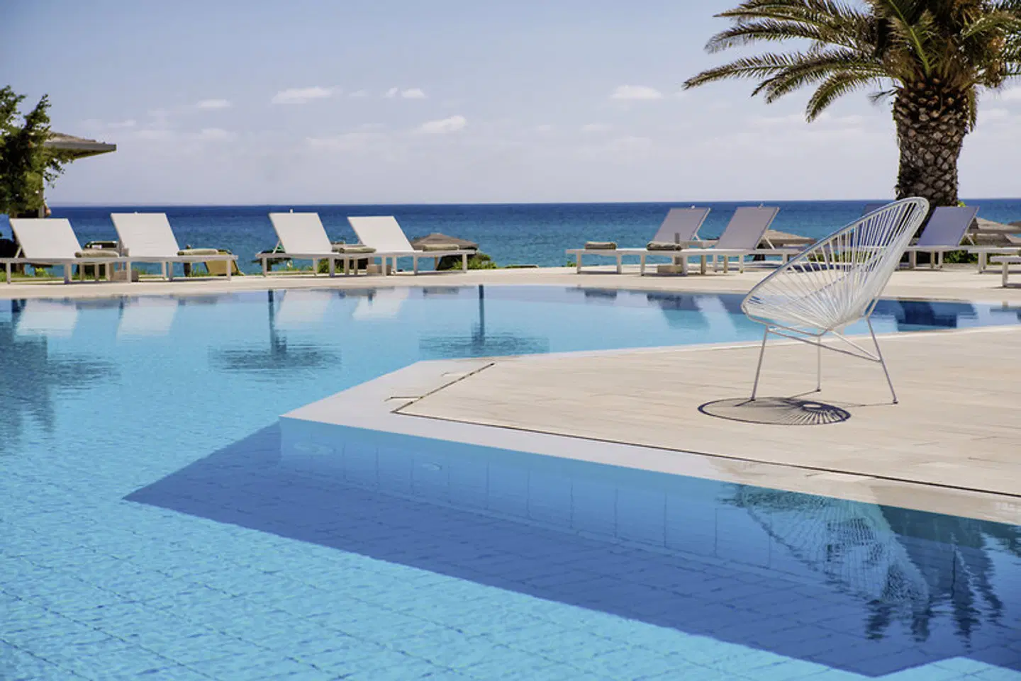 The Bay Hotel + Suites OUTDOOR_POOL