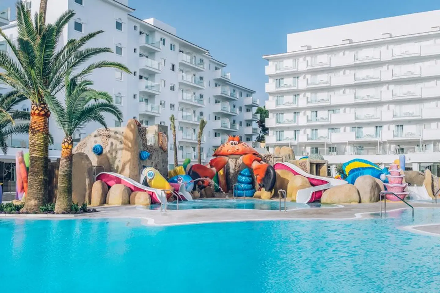 Iberostar Waves Alcudia Park OUTDOOR_POOL