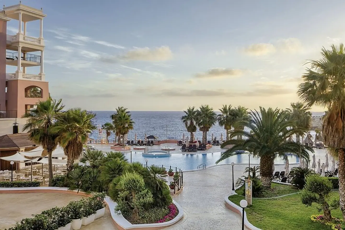 The Westin Dragonara Resort OUTDOOR_POOL