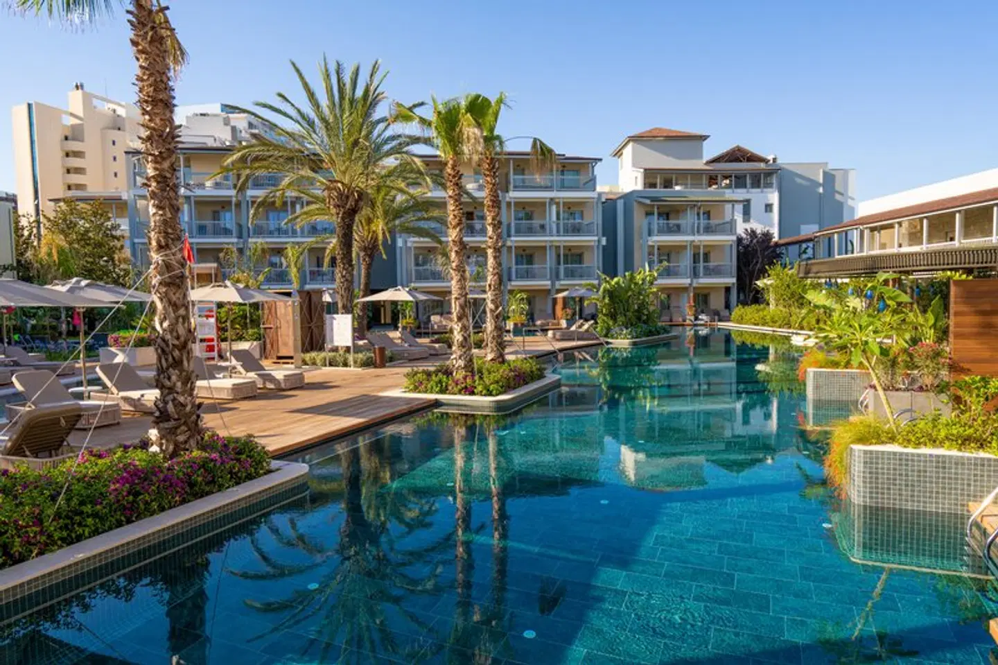 Lara Barut Collection OUTDOOR_POOL