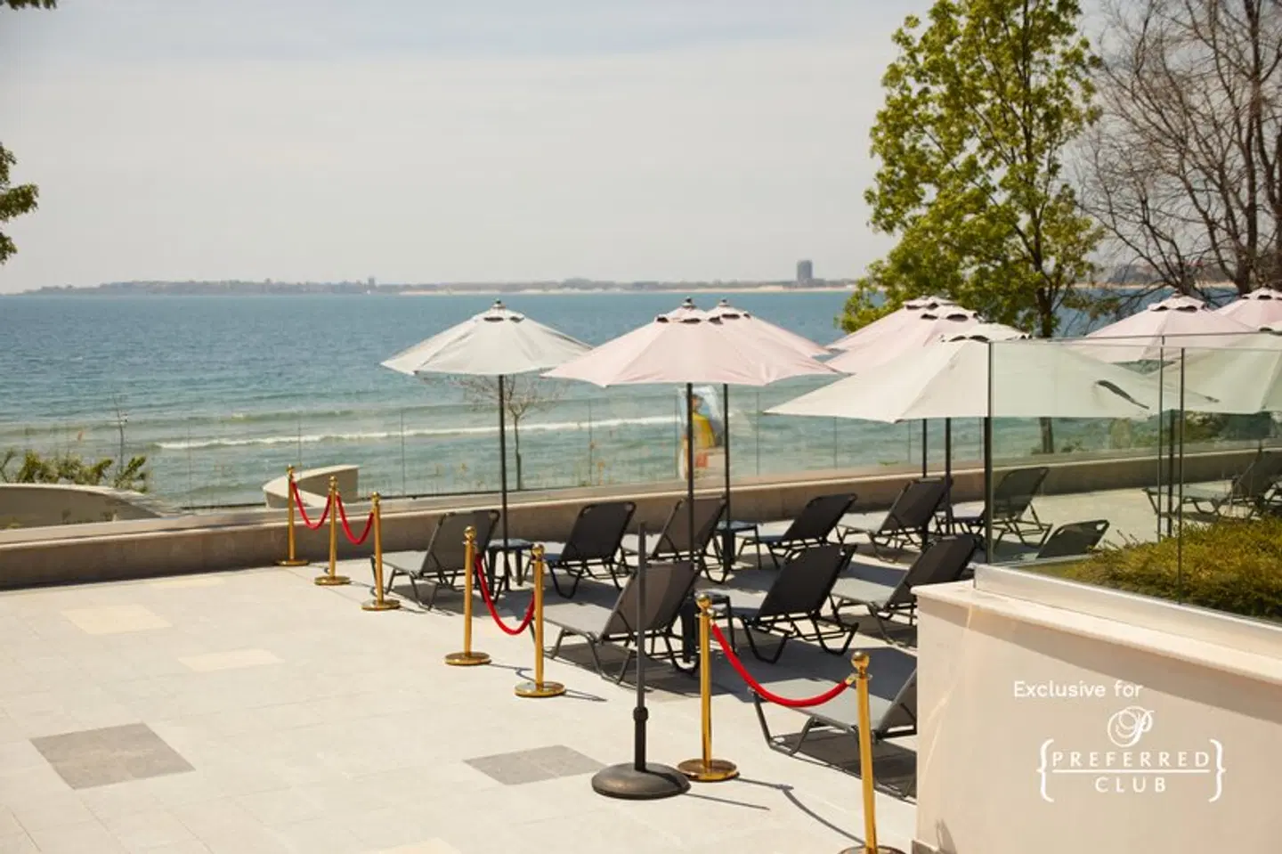 Secrets Sunny Beach Resort & Spa Strand