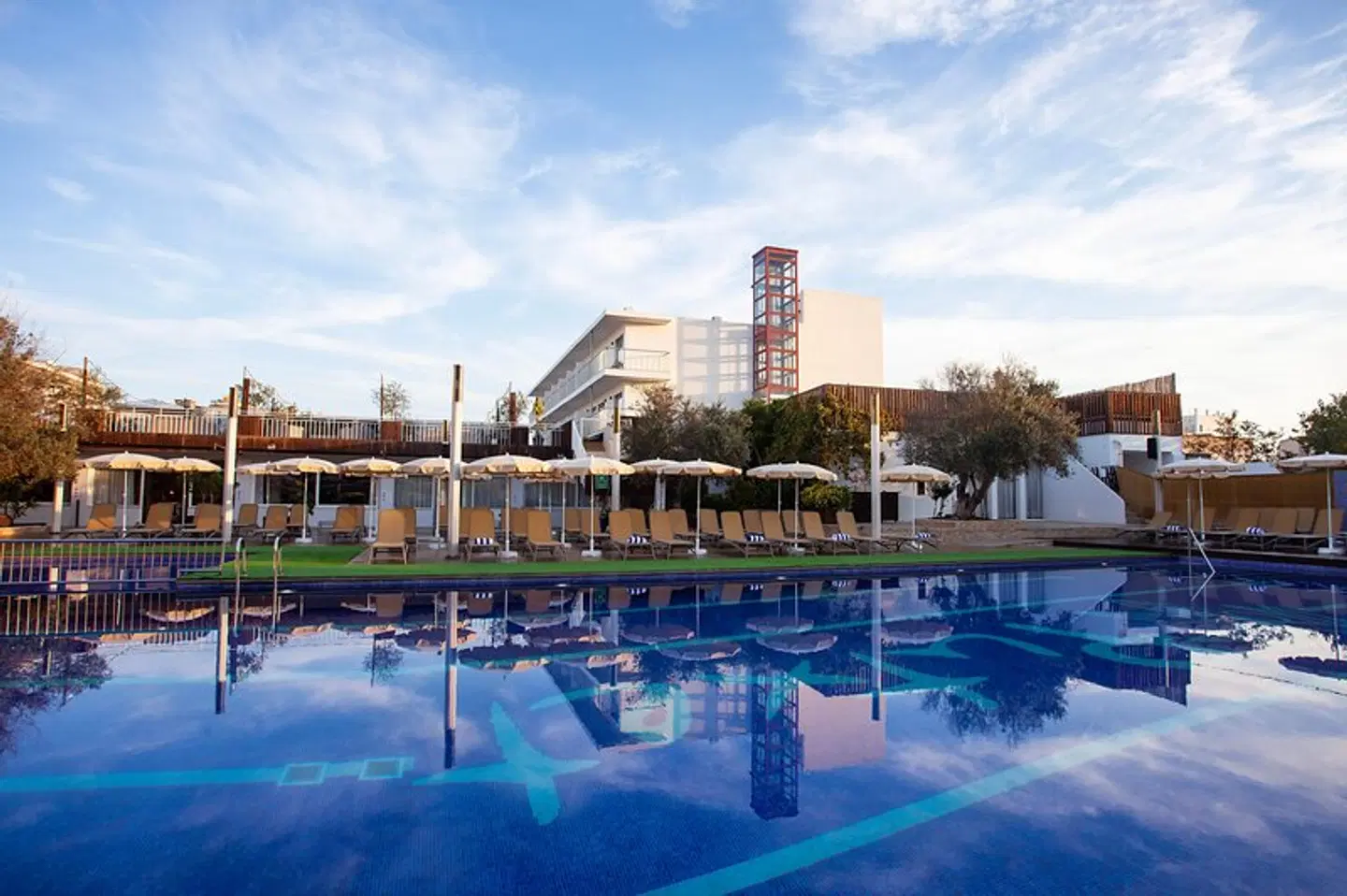 Puchet OUTDOOR_POOL