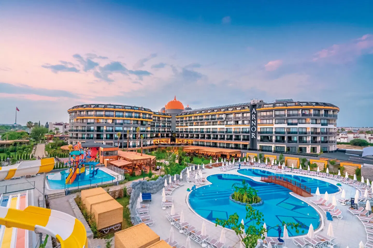 Arnor De Luxe Hotel & Spa OUTDOOR_POOL