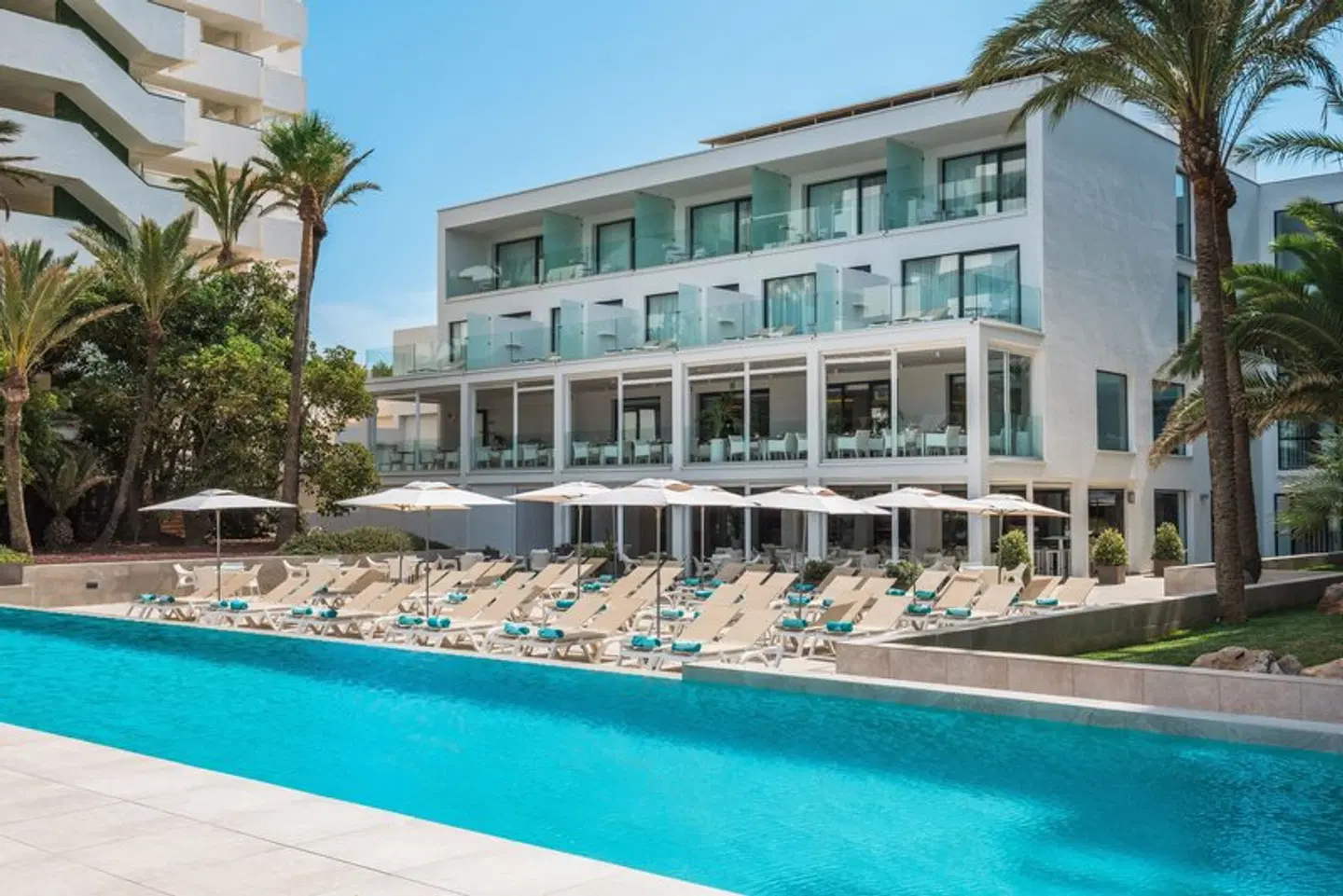 Iberostar Waves Cala Millor OUTDOOR_POOL