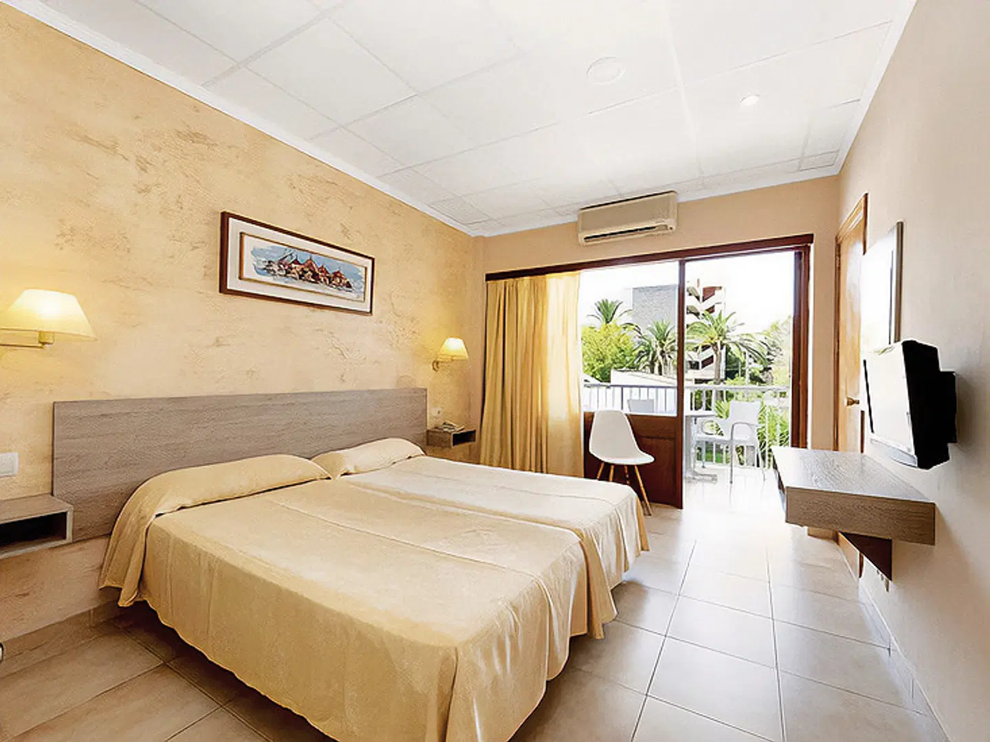 Nura Cóndor ROOM_EXAMPLE