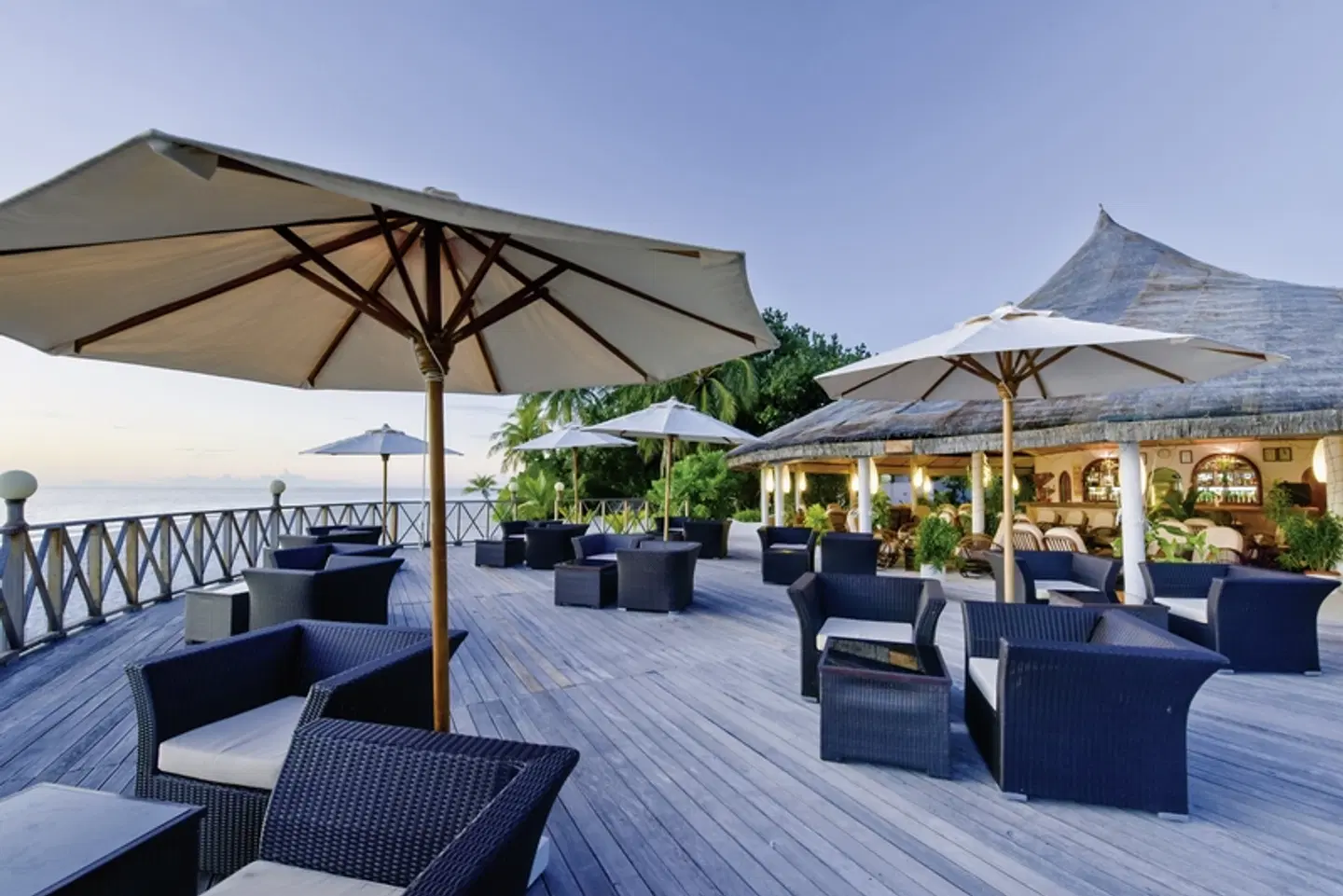 Angaga Island Resort & Spa TERRACE